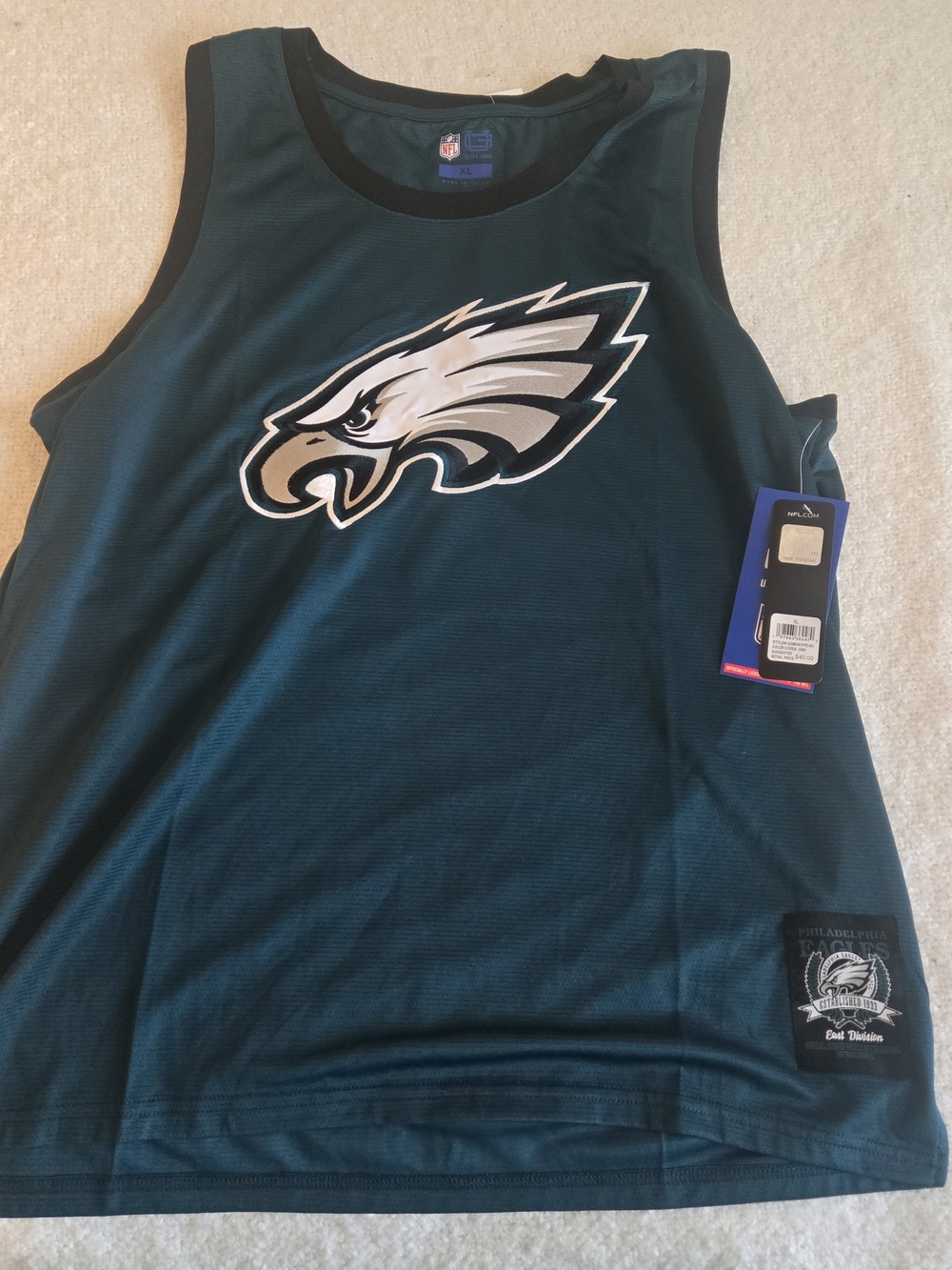 Philadelphia Eagles NFL Men's Green Large Logo Sleeveless Tank Top - NWT
